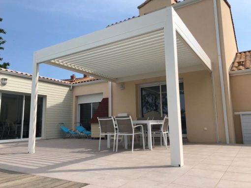 Pergola bioclimatique à La Chapelle-Basse-Mer (44450)